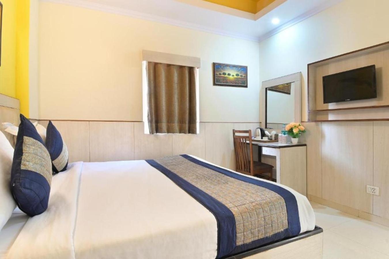 Grand Castel Blue At Igi Airport 4*
