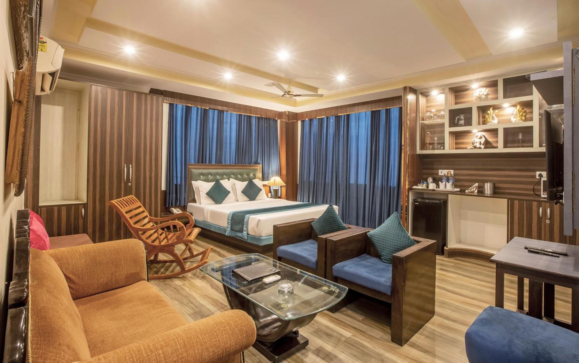 Grand Castel Blue At Igi Airport Hotel